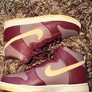 Nike Dunk High Plum Eclipse Sneakers